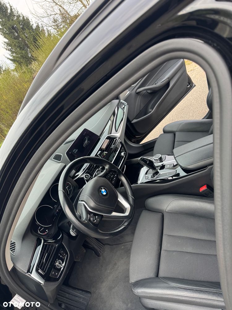 BMW Seria 5 518d Sport Line - 11
