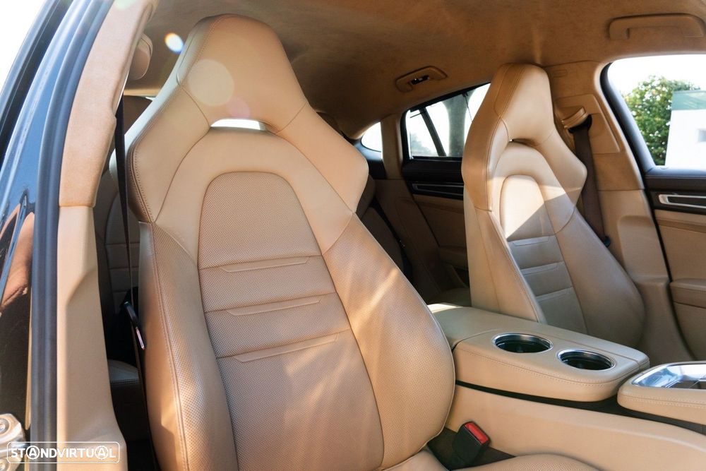 Porsche Panamera 4 S - 36