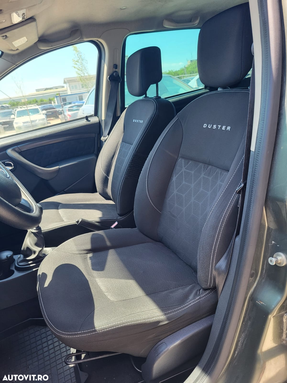 Dacia Duster 1.5 dCi 4x4 Laureate - 9