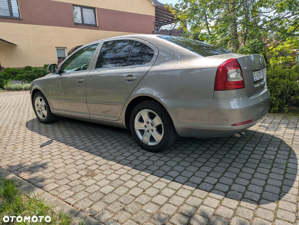 Skoda Octavia 2.0 TDI Elegance DSG - 6