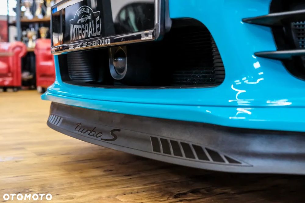 Porsche 911 Turbo S - 23