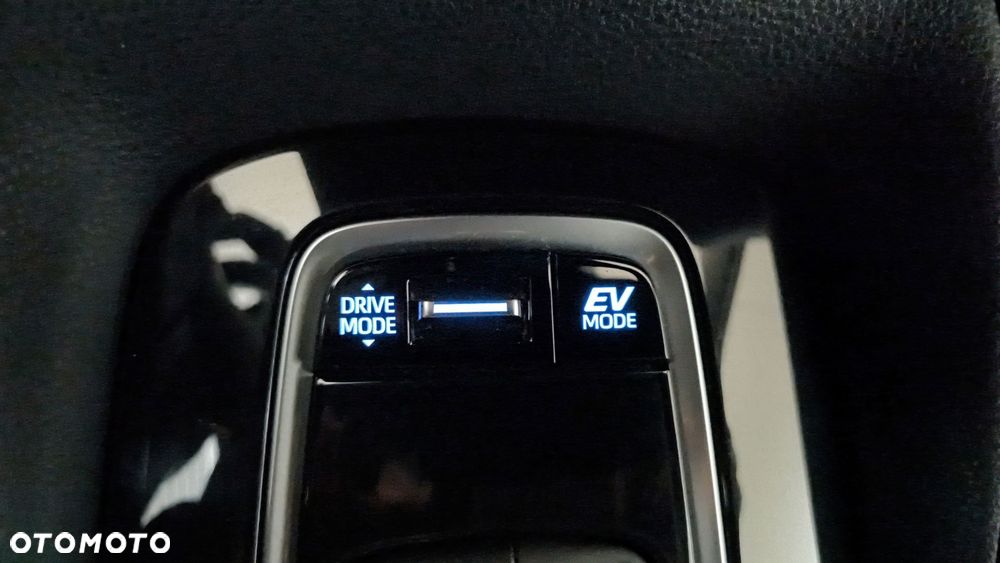 Toyota Corolla 1.8 Hybrid GPF Comfort - 24