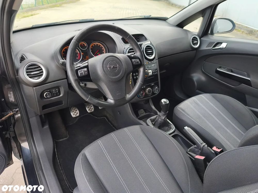 Opel Corsa 1.4 16V Color Edition - 36