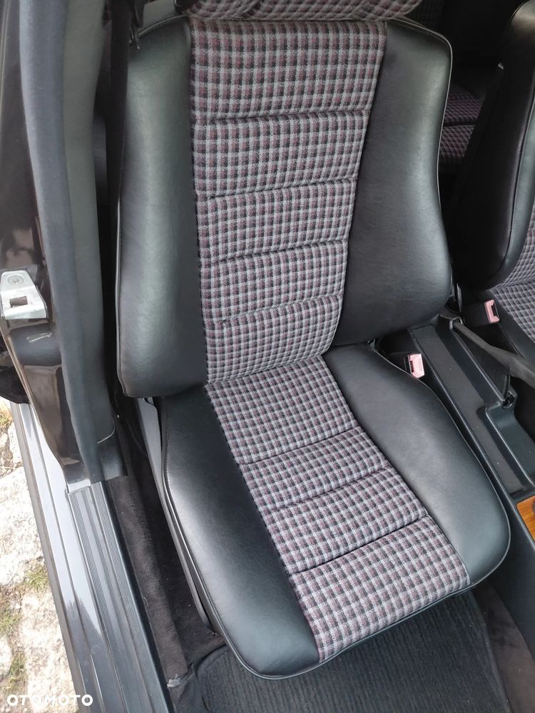 Mercedes-Benz W201 (190) - 10
