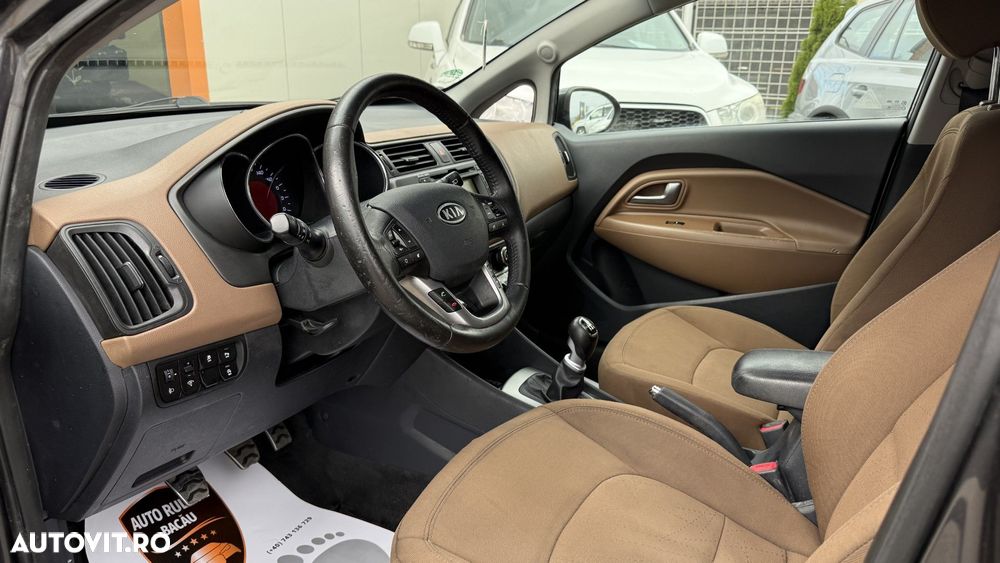 Kia Rio - 12