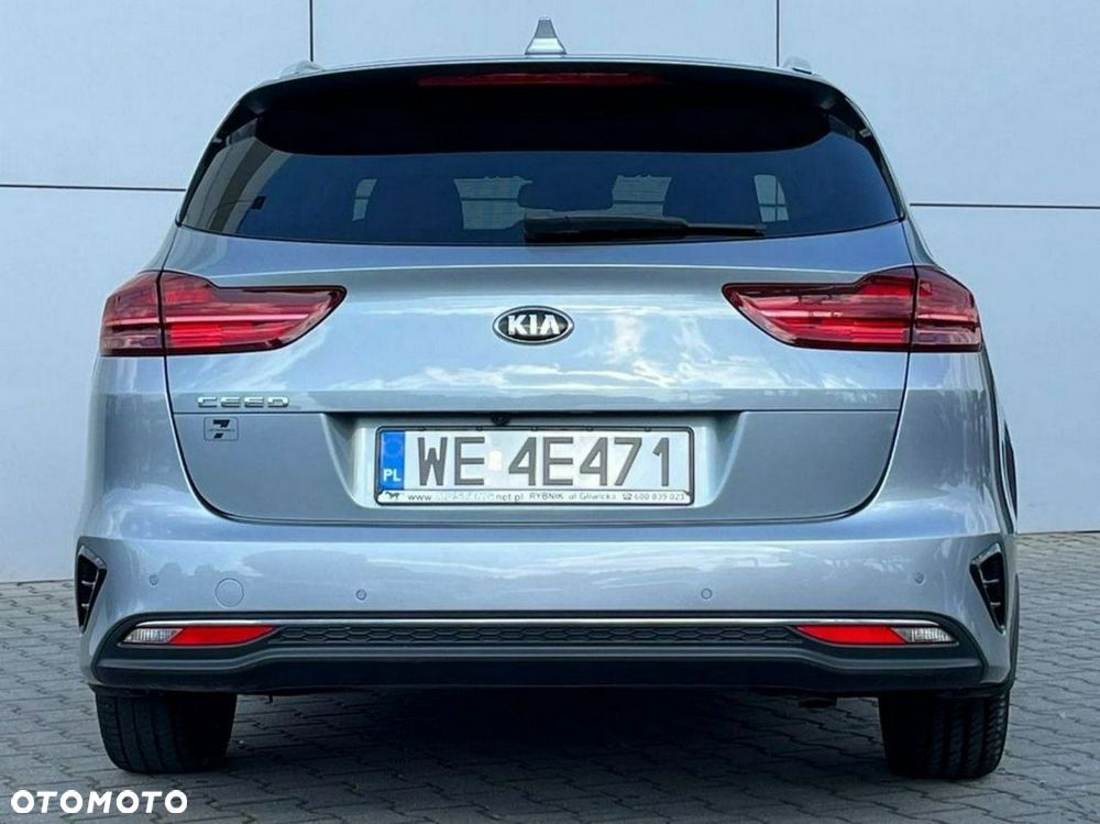Kia Ceed 1.5 T-GDI Business Line DCT - 12