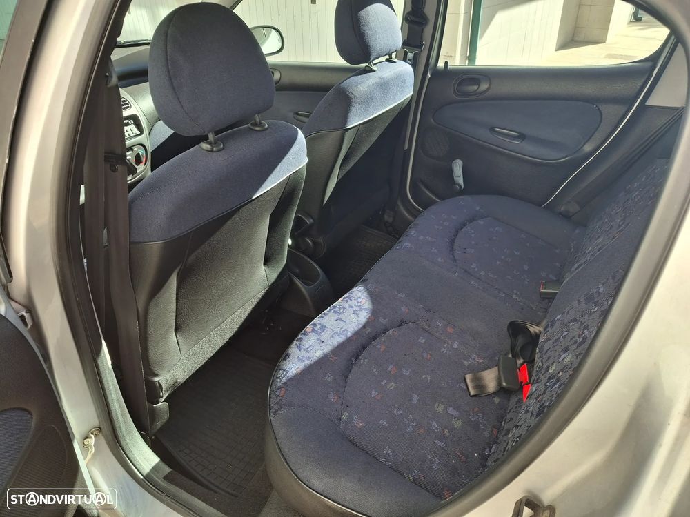 Peugeot 206 - 6