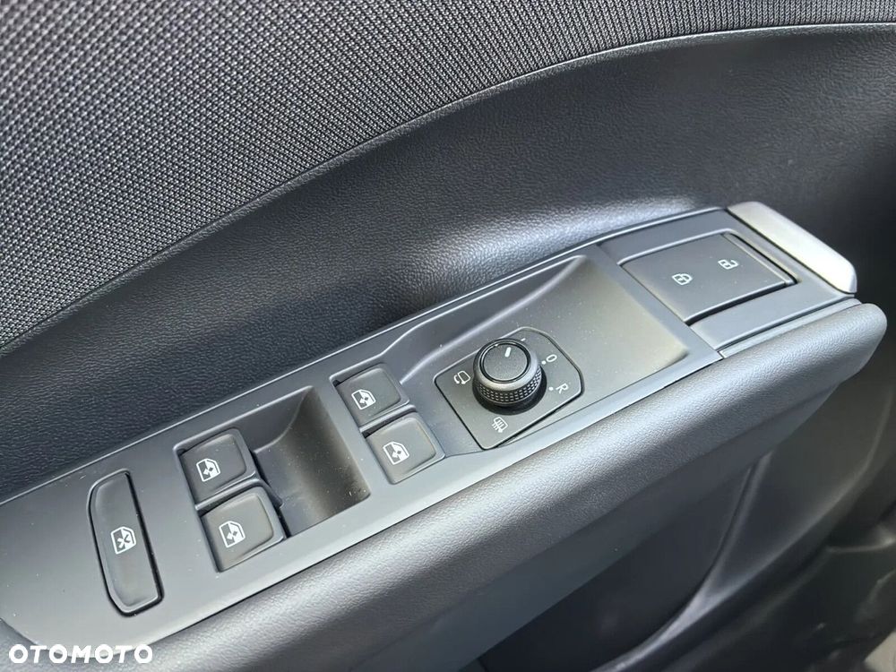 Volkswagen T-Roc - 22