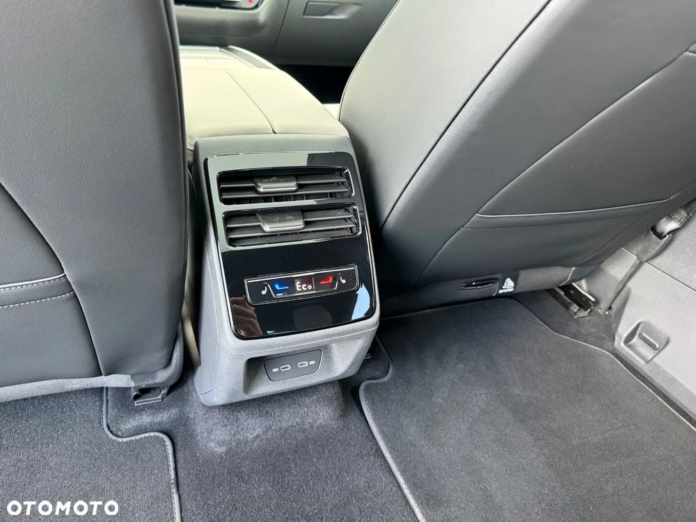 Volkswagen ID.7 86kWh Pro S - 24