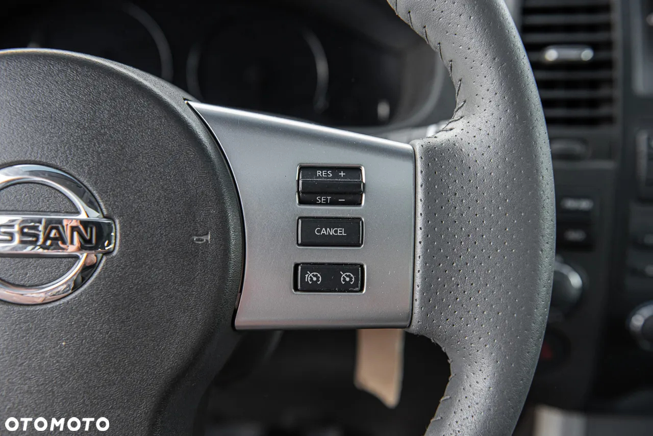 Nissan Navara 3.0 D V6 - 20