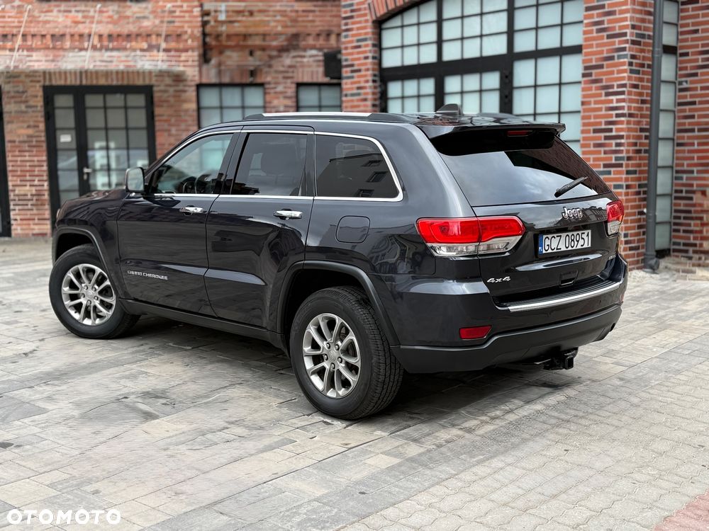 Jeep Grand Cherokee - 17