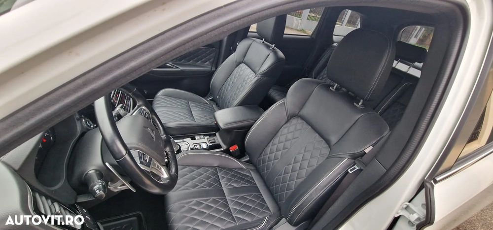 Mitsubishi Outlander 2.4 4WD Plug-In Hybrid Diamant+ - 10