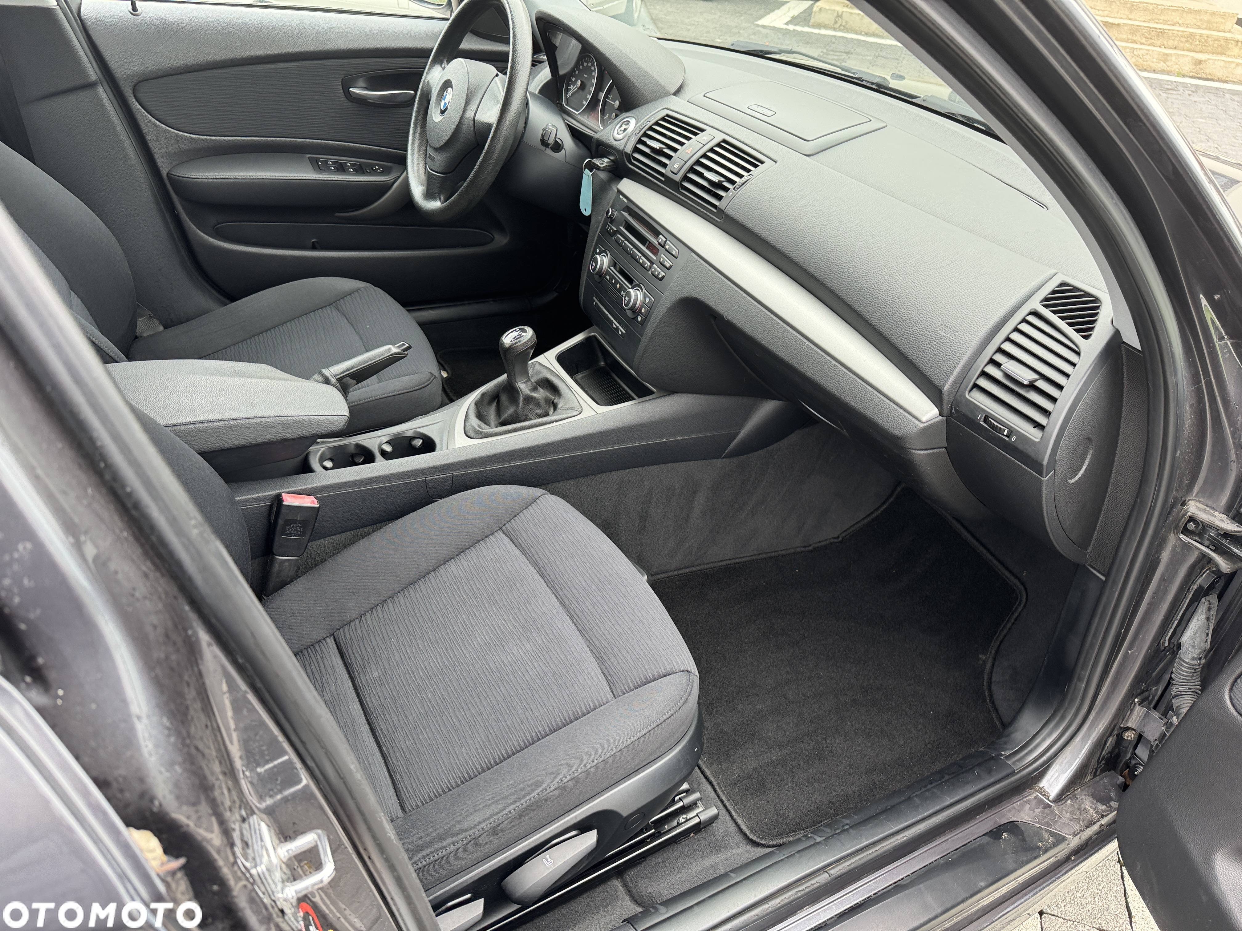 BMW Seria 1 118d - 24