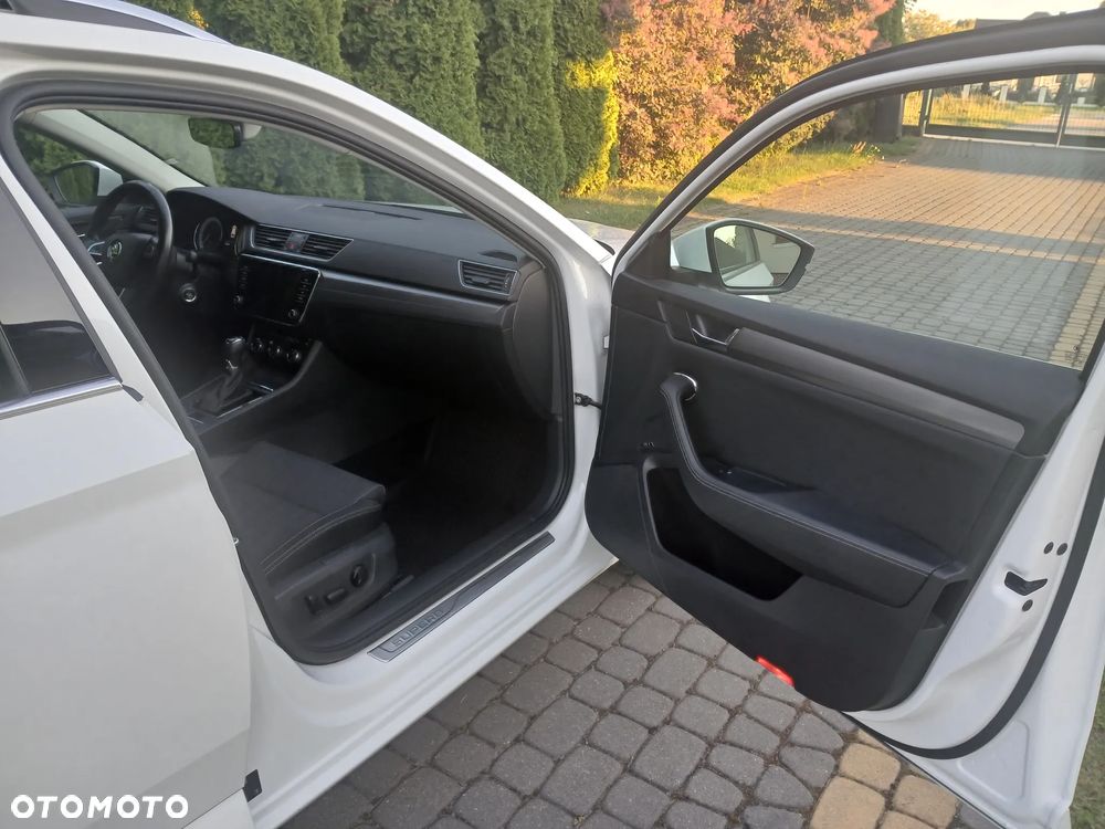 Skoda Superb 2.0 TDI SCR 4x4 Style DSG - 8