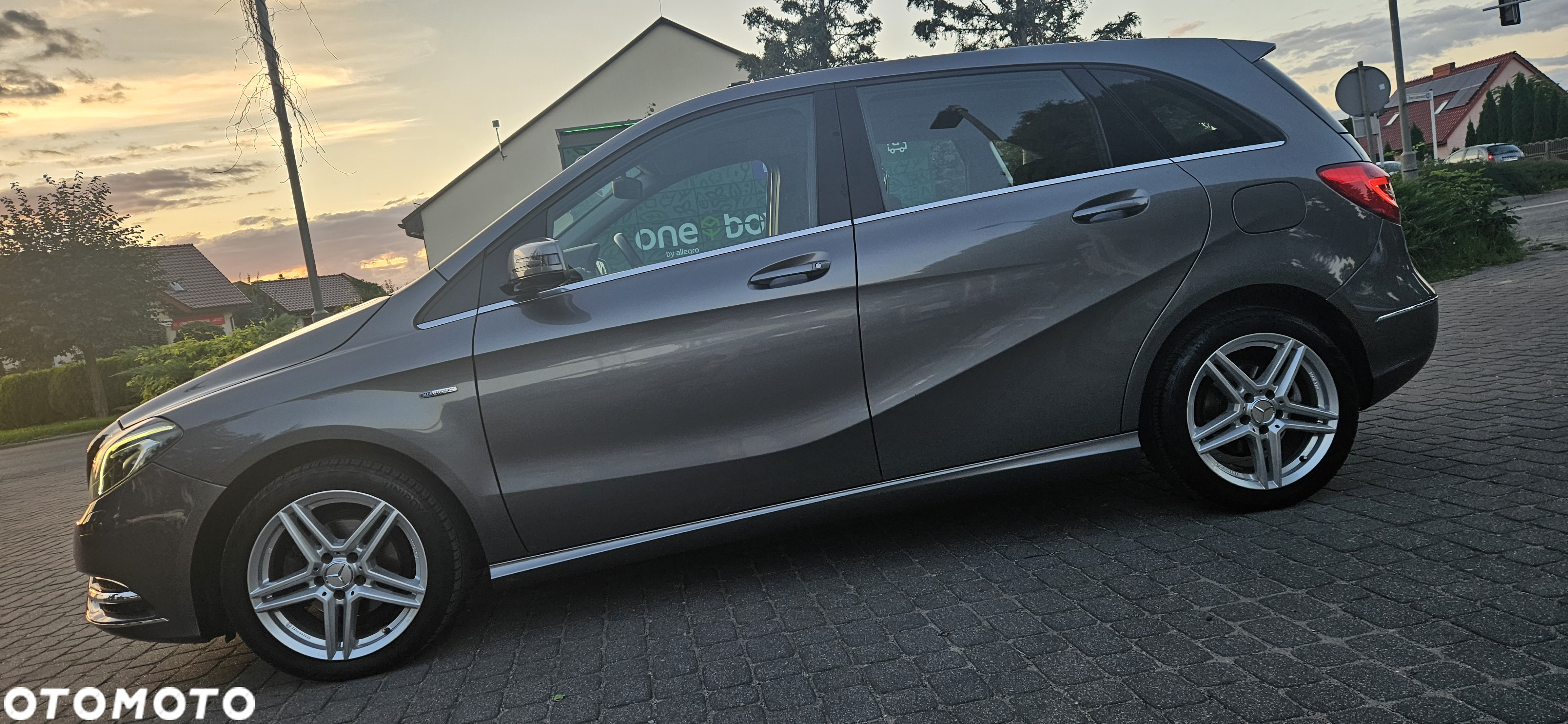 Mercedes-Benz Klasa B 180 BlueEFFICIENCY Edition - 20