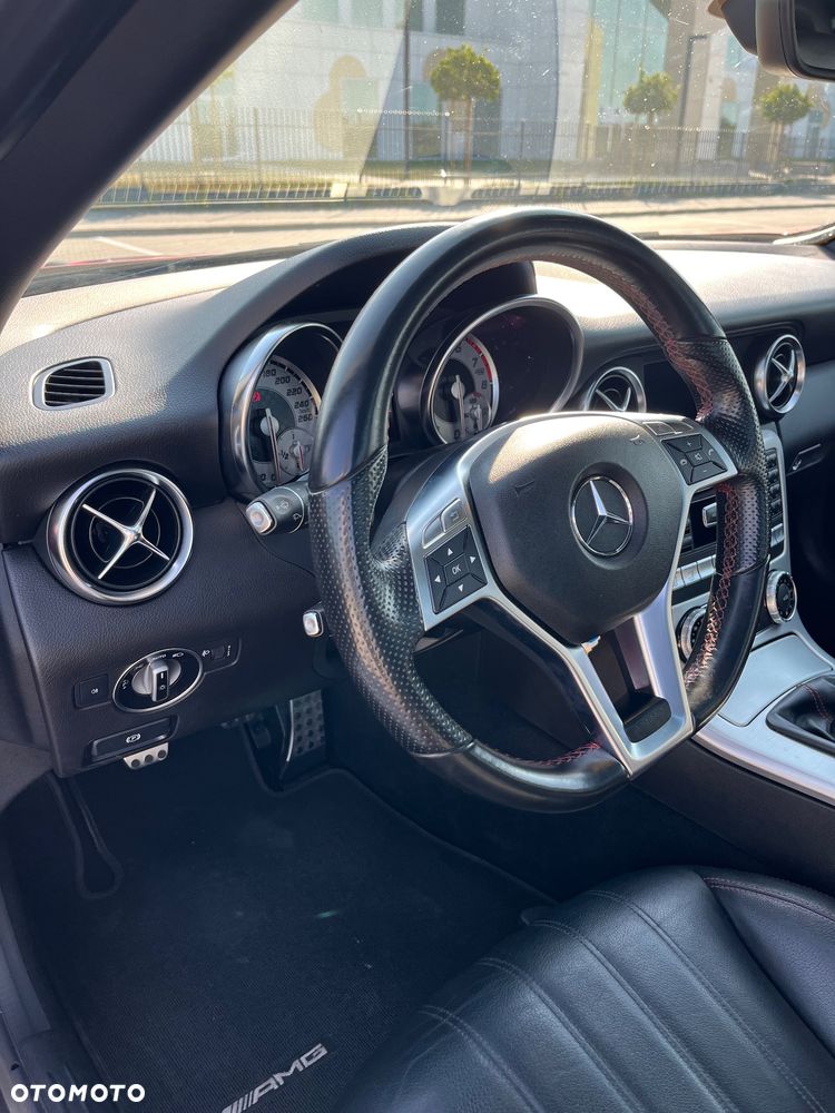 Mercedes-Benz SLK 200 CGI - 18