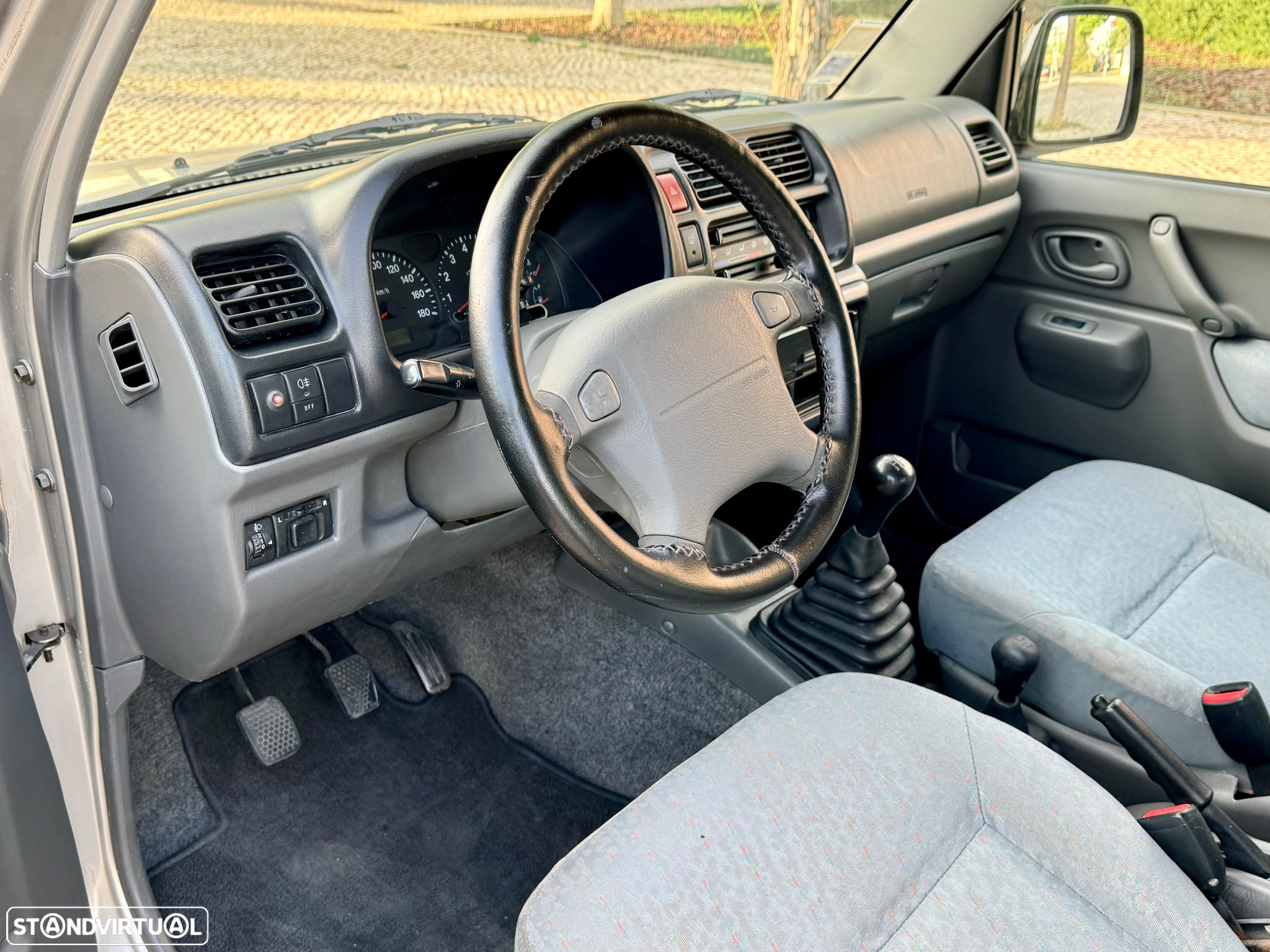 Suzuki Jimny - 27