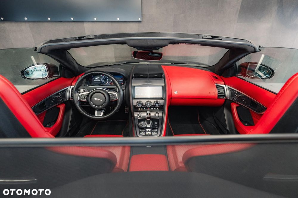 Jaguar F-Type 2.0 Turbo First Edition - 11