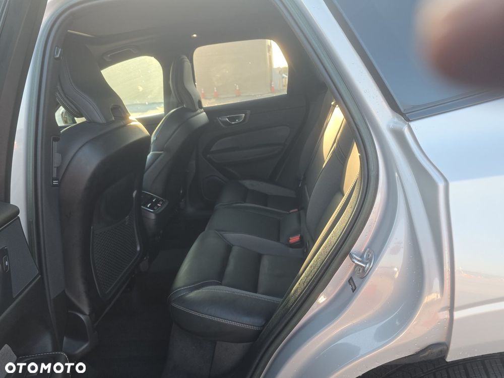 Volvo XC 60 B5 B AWD Ultimate Dark - 10