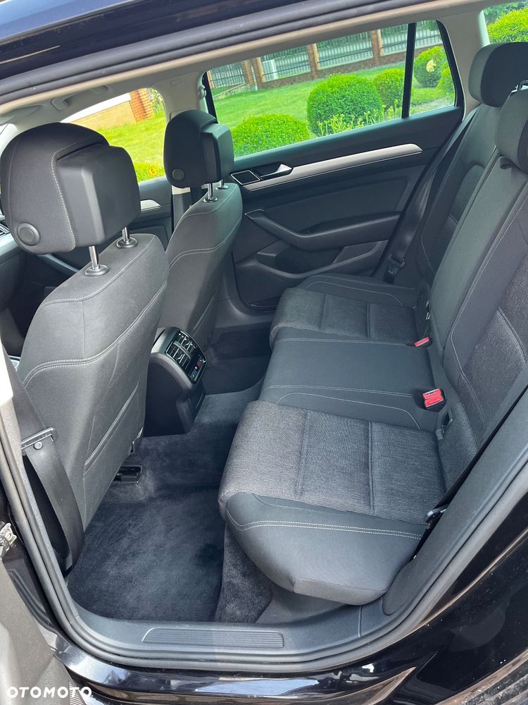 Volkswagen Passat 2.0 TDI SCR Comfortline DSG - 13