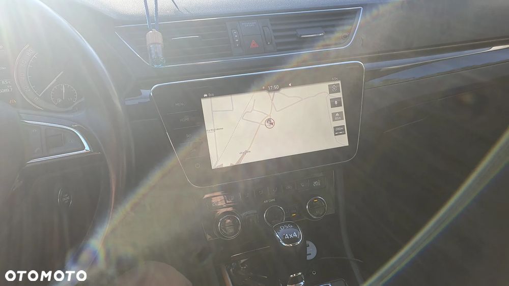 Skoda Superb 2.0 TDI L&K DSG - 11