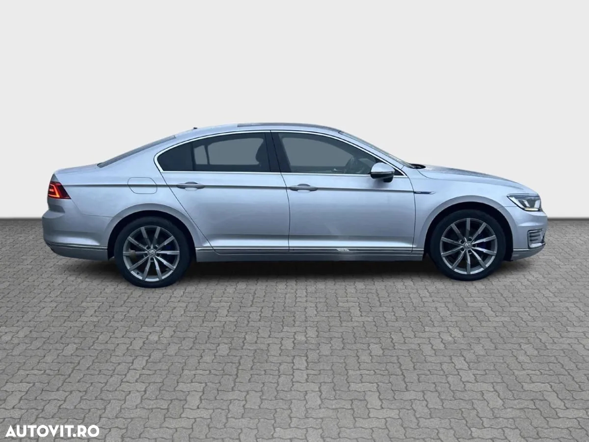 Volkswagen Passat GTE - 6