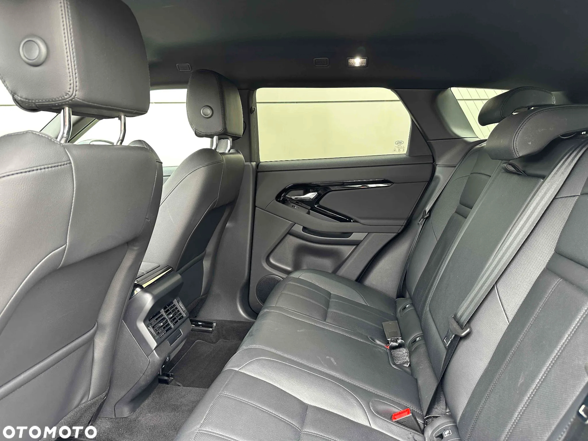 Land Rover Range Rover Evoque - 12