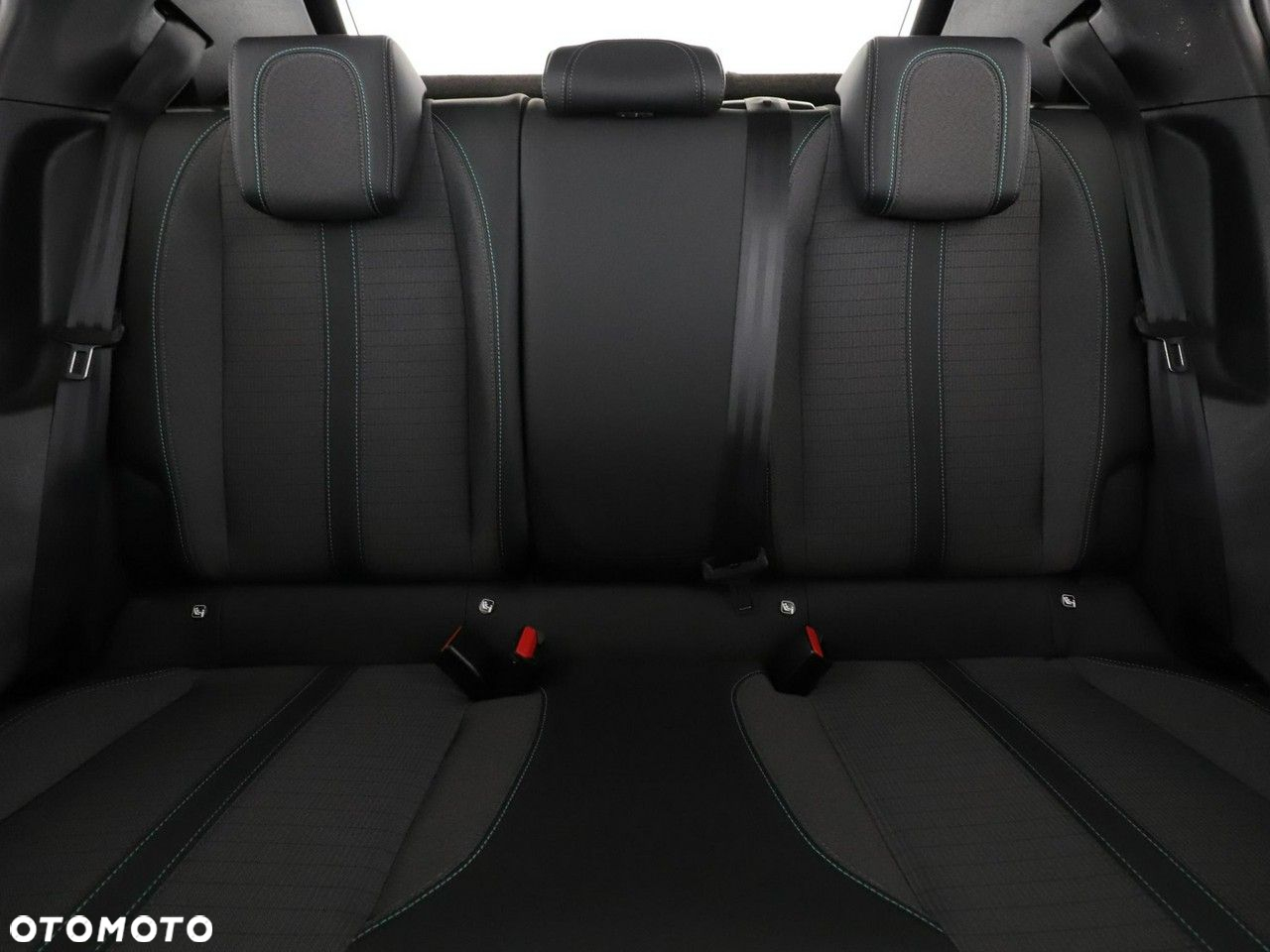 Peugeot 2008 PureTech 130 EAT8 Allure - 18