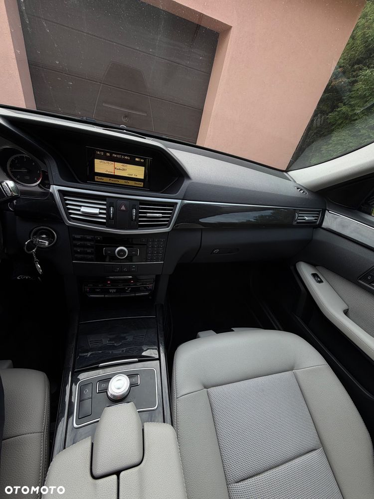 Mercedes-Benz Klasa E 220 CDI BlueEff Avantgarde - 23