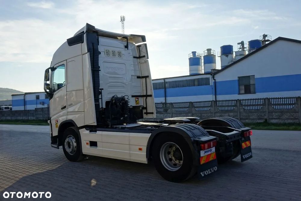 Volvo FH 500 GLOBETROTTER / STANDARD/ AUTOMAT / EURO 6 / KLIMATYZACJA POSTOJOWA/ 2 ZBIORNIKI PALIWA - 8