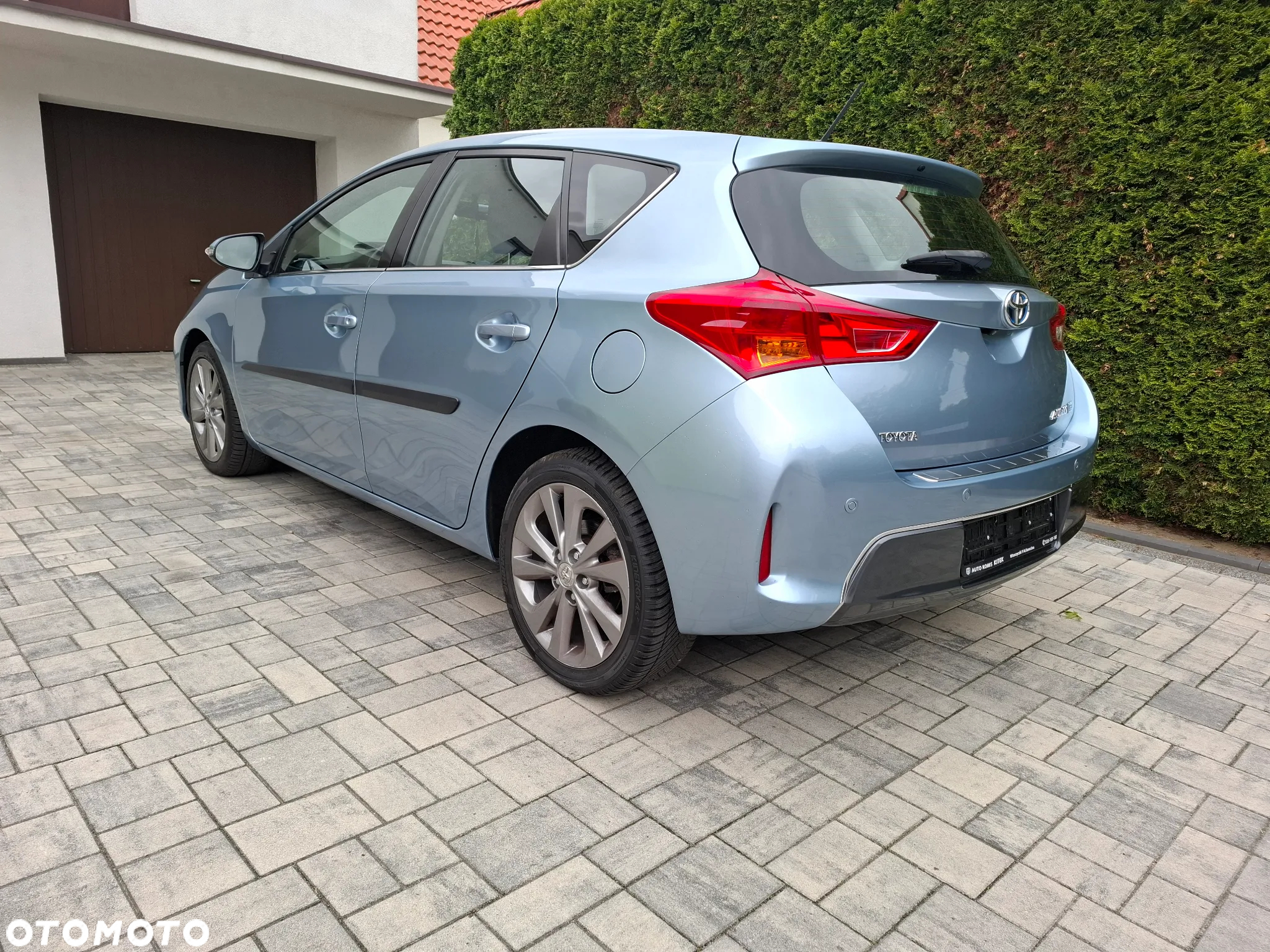 Toyota Auris - 4