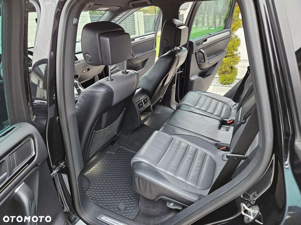 Volkswagen Touareg 3.0 V6 TDI BMT Perfectline R-Style - 9