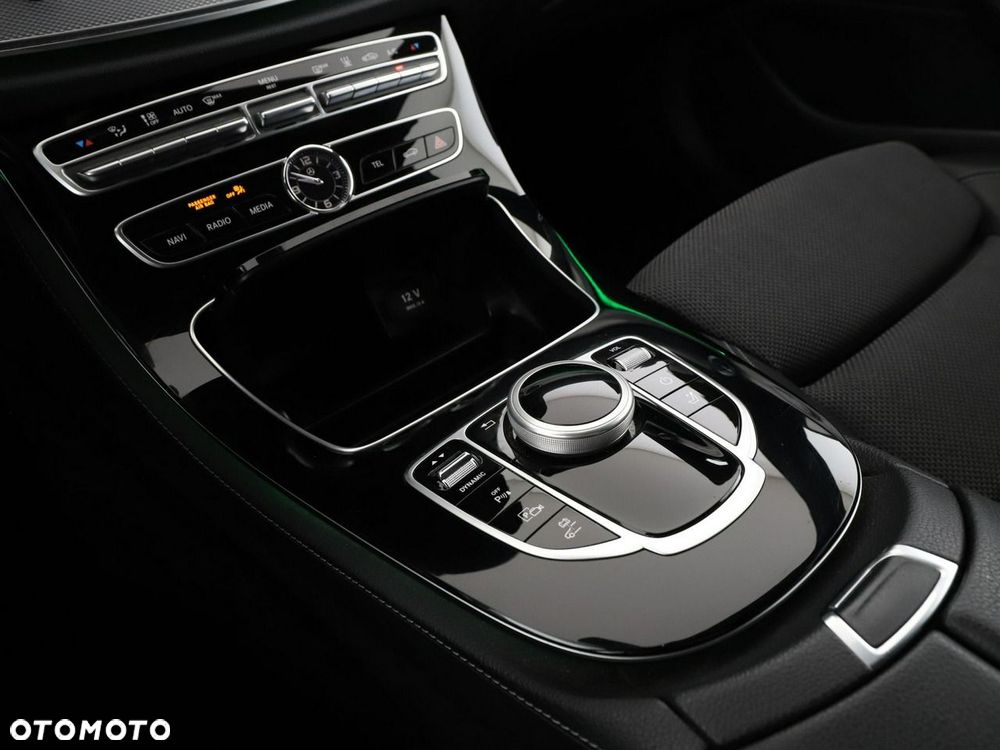 Mercedes-Benz Klasa E 300 de 9G-TRONIC Avantgarde - 31