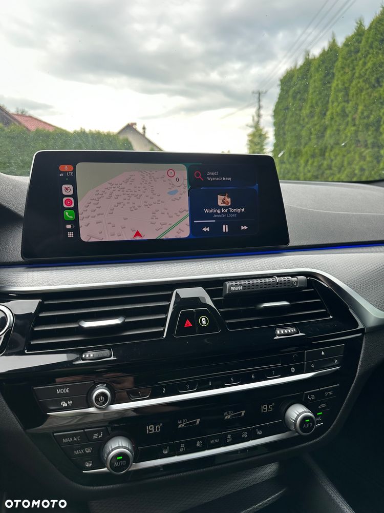 BMW Seria 5 520d xDrive M Sport Edition - 9