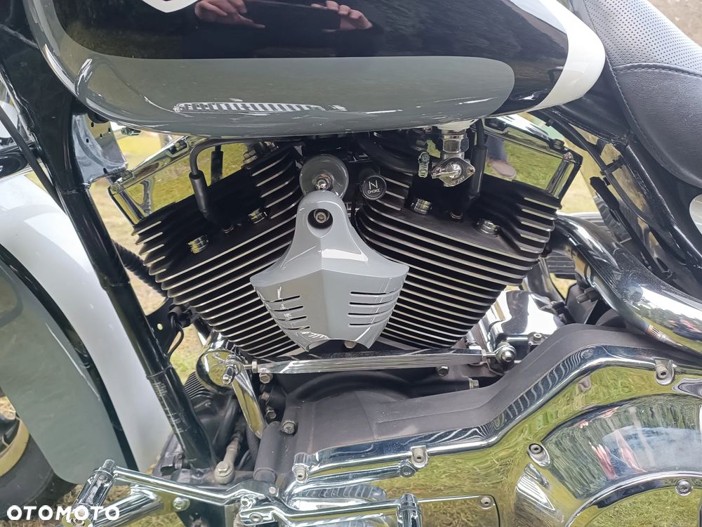Harley-Davidson Touring Road Glide - 21