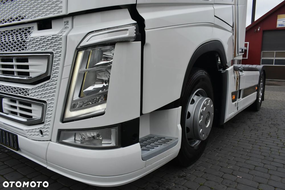 Volvo FH 460 XL // ZABUDOWY MIĘDZYOSIOWE //FULL LED // NOWE OPONY // NAVI // - 11