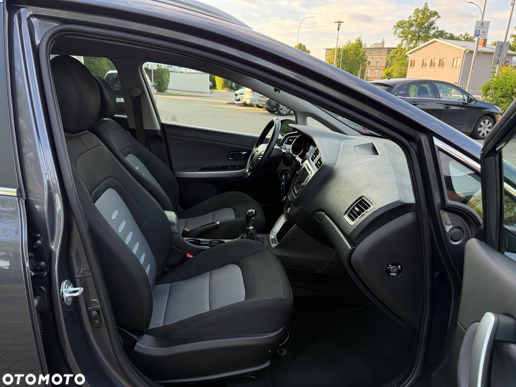 Kia Ceed 1.6 GDI Dream-Team Edition - 8