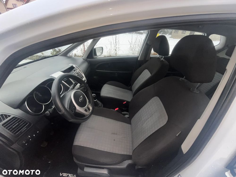 Kia Venga 1.4 Business Line - 9