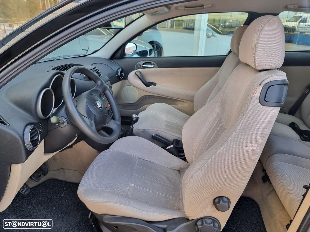 Alfa Romeo 147 1.9 JTD Distinctive - 8