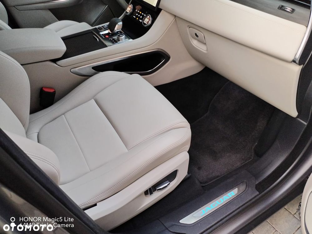 Jaguar F-Pace P400e AWD R-Dynamic SE - 17