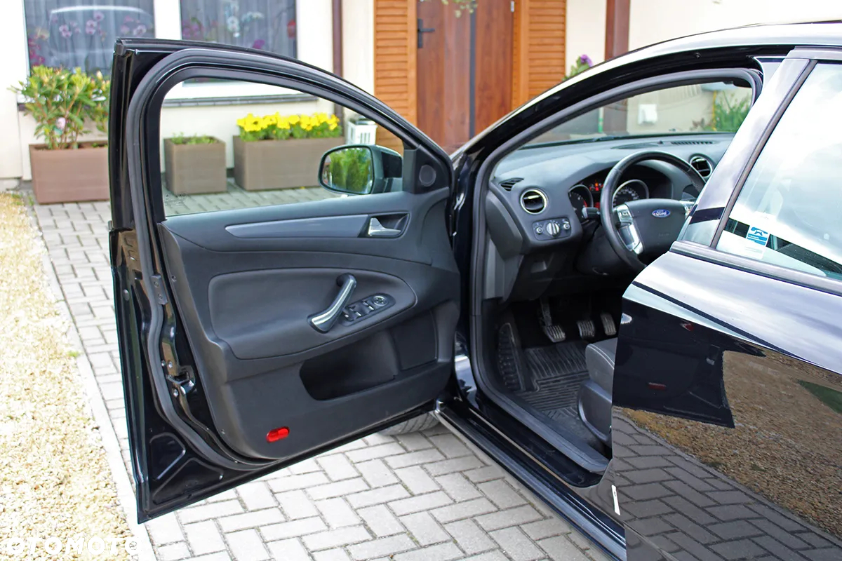 Ford Mondeo 2.0 TDCi Ambiente - 23