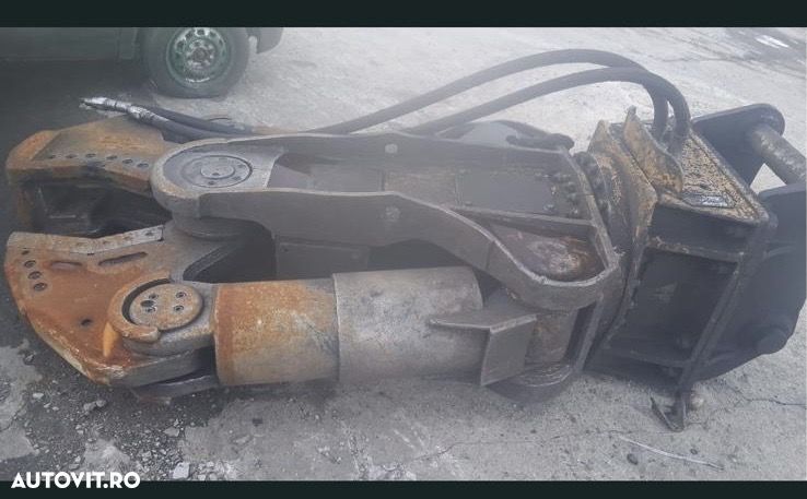 Hitachi excavator HITACHI ZAXIS 300 LCN - 8