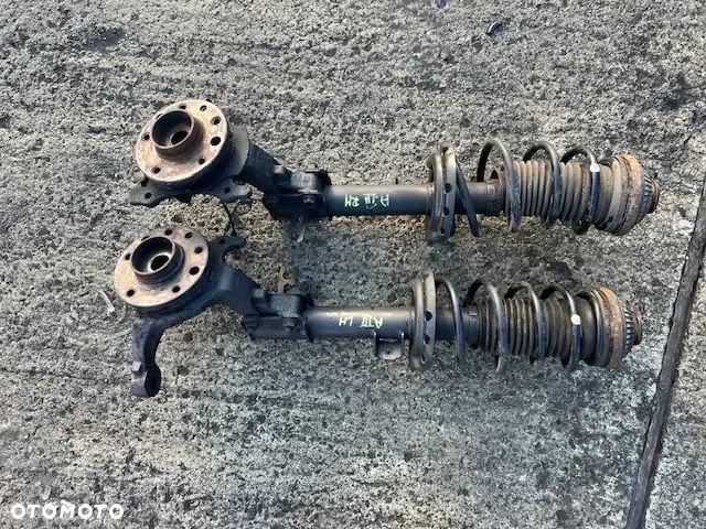 Piasta zwrotnica koła przednia przód MC Person Opel Astra III H 5 śrub. - 1