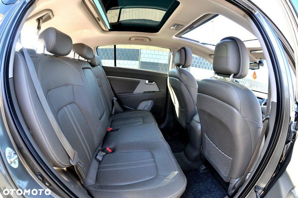 Kia Sportage 2.0 CRDI 4WD Automatik Spirit - 23