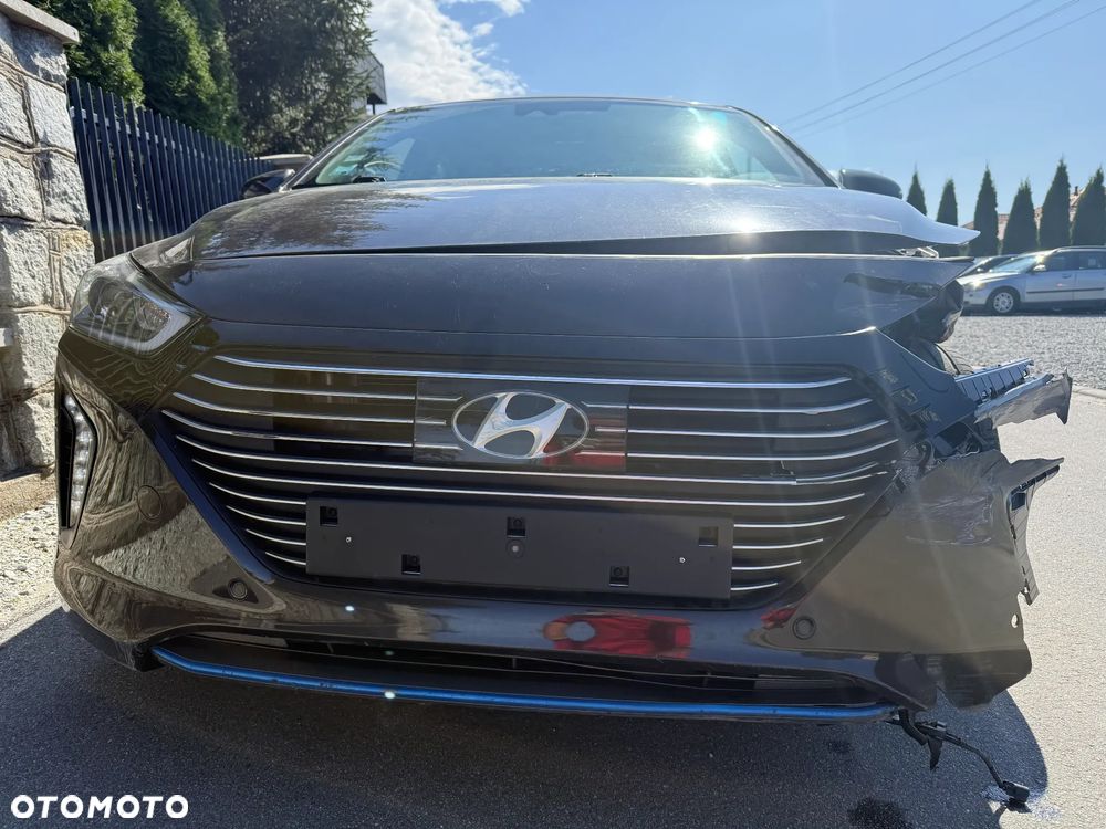 Hyundai IONIQ hybrid Business - 5