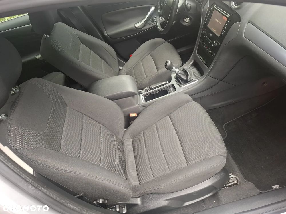 Ford Mondeo 2.0 TDCi Titanium - 12
