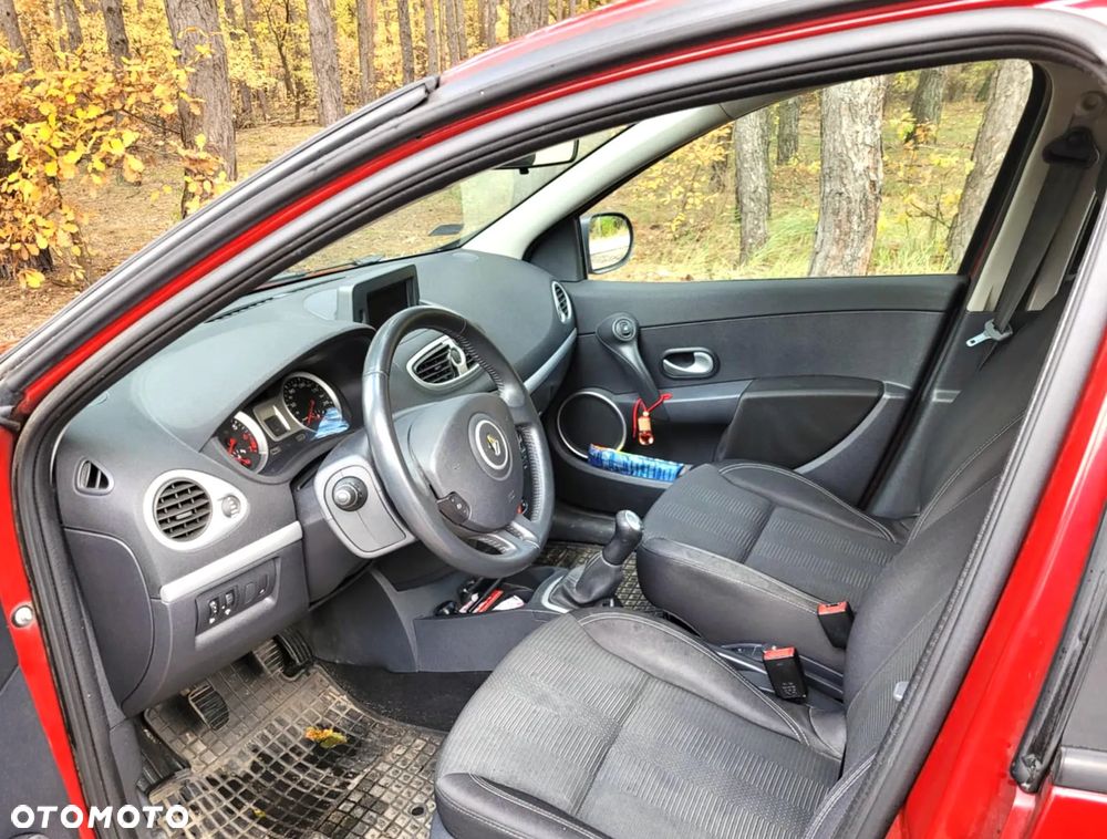 Renault Clio 1.2 16V 75 Expression - 9