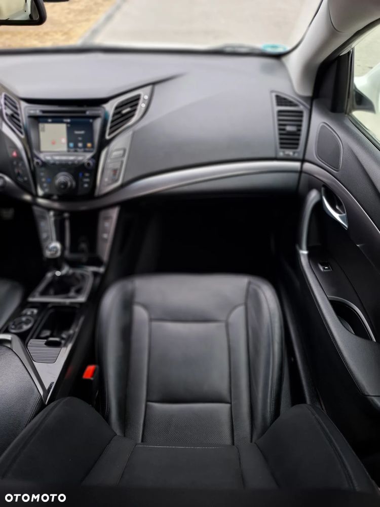 Hyundai i40 Kombi blue 1.7 CRDi Premium - 16