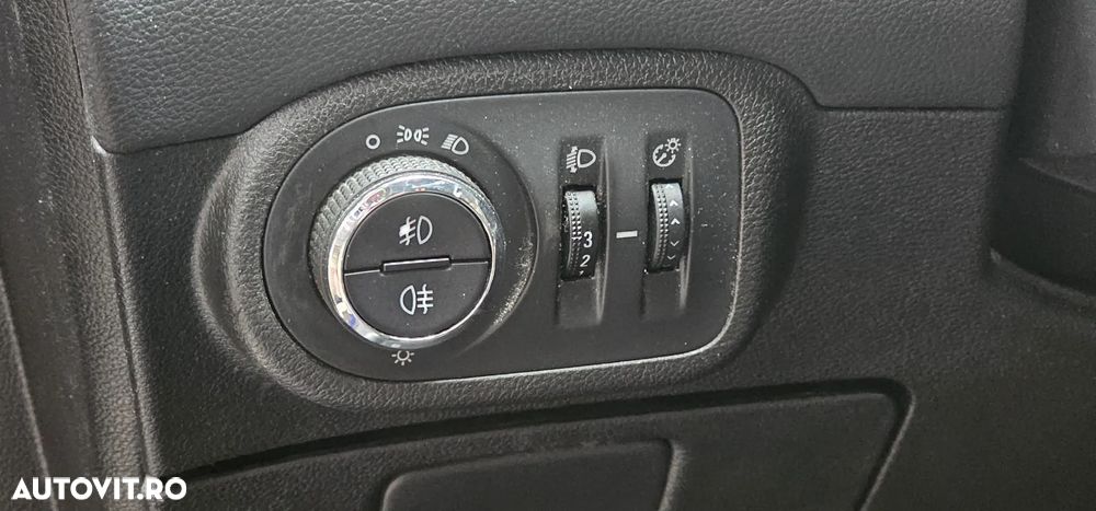 Opel Zafira Tourer 2.0 CDTI ECOFLEX Start/Stop Edition - 36