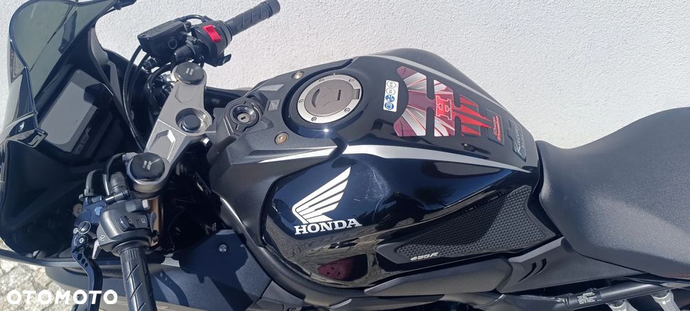 Honda CBR - 16